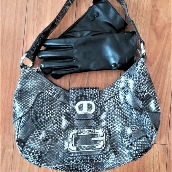 guess vintage shoulder bag